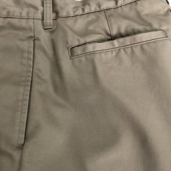Men’s Tan Gap Chino Pants W33, L30 (Khakis) - Picture 2 of 5